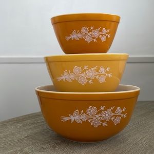 Butterfly Gold Pyrex Bowls